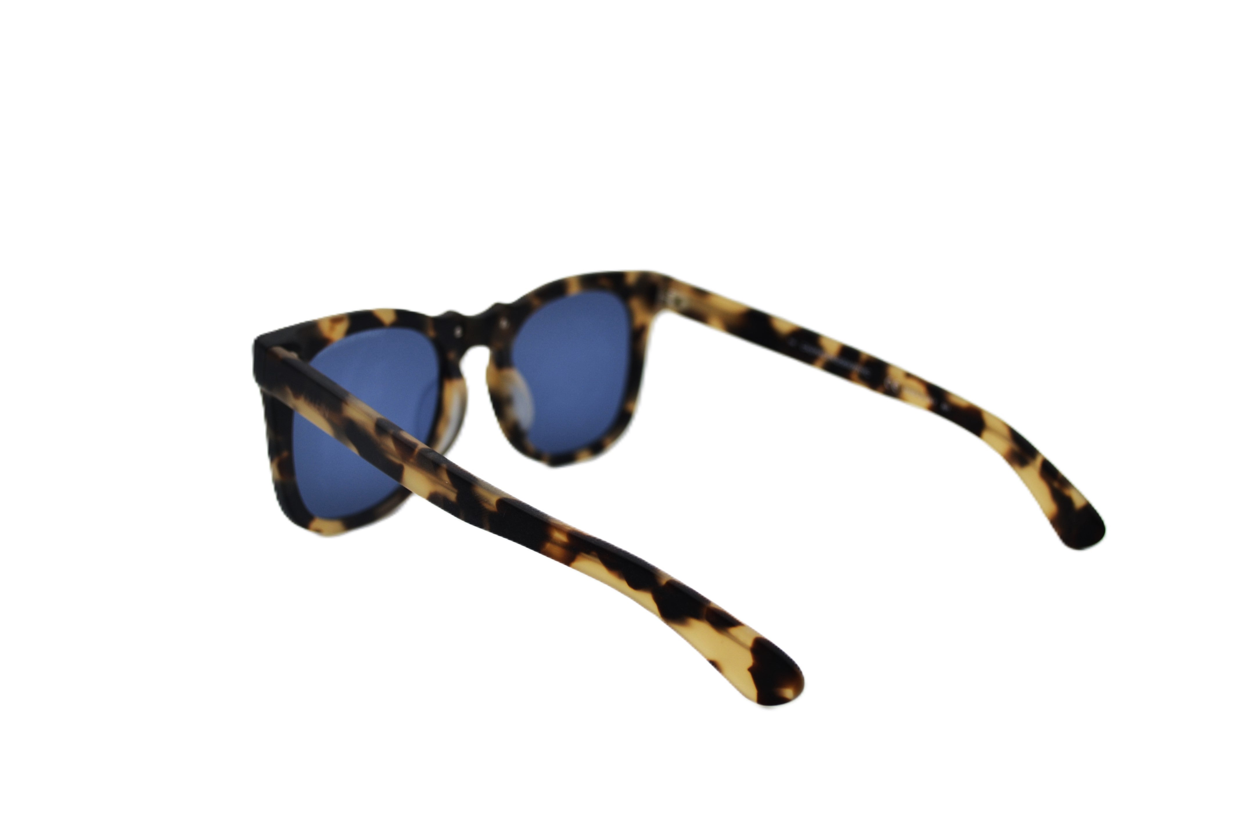 Gafas de sol CALVIN KLEIN 205W39NYC - CKNYC1850S 244 Diseño de acetato unisex