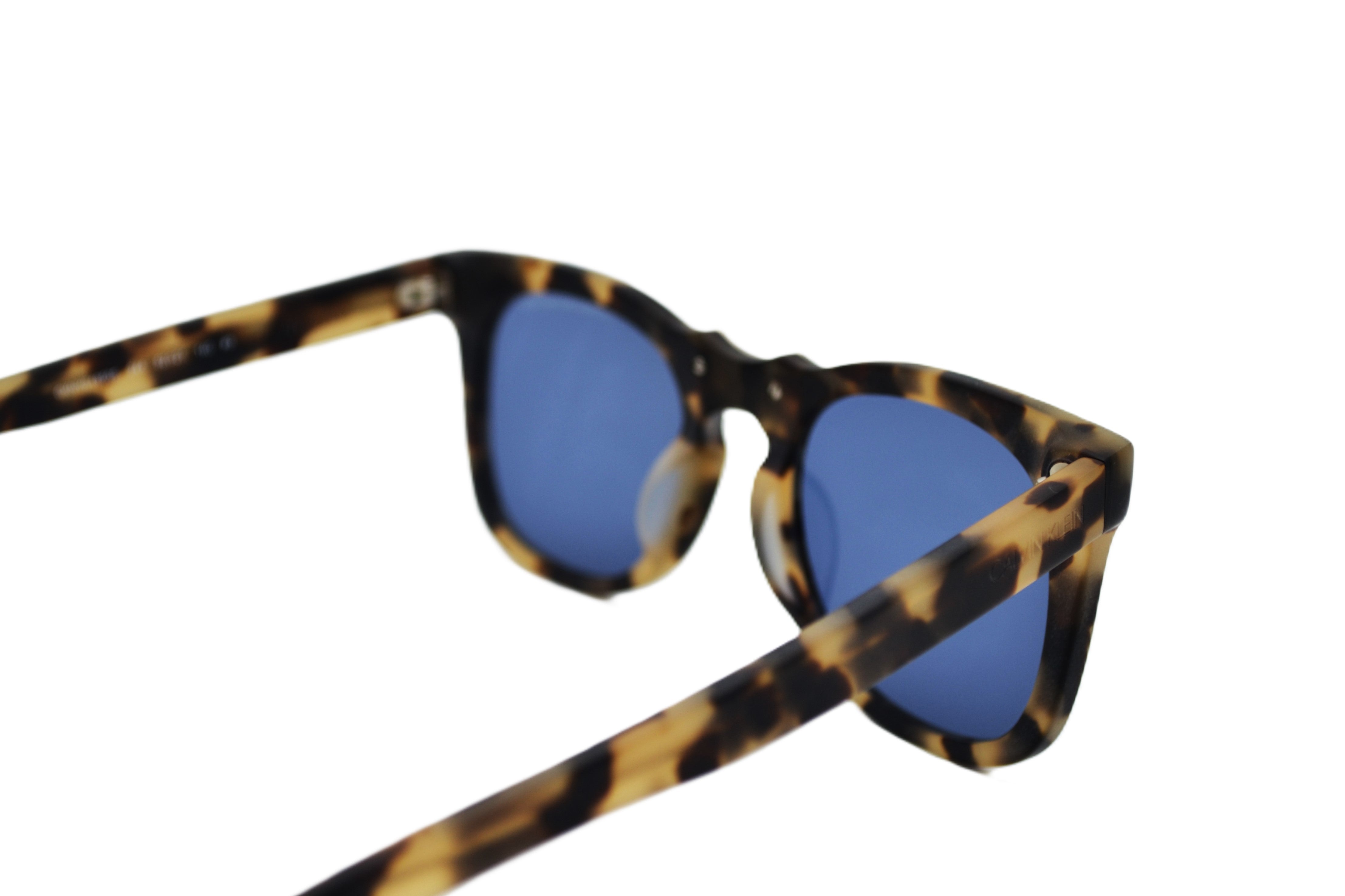 Gafas de sol CALVIN KLEIN 205W39NYC - CKNYC1850S 244 Diseño de acetato unisex