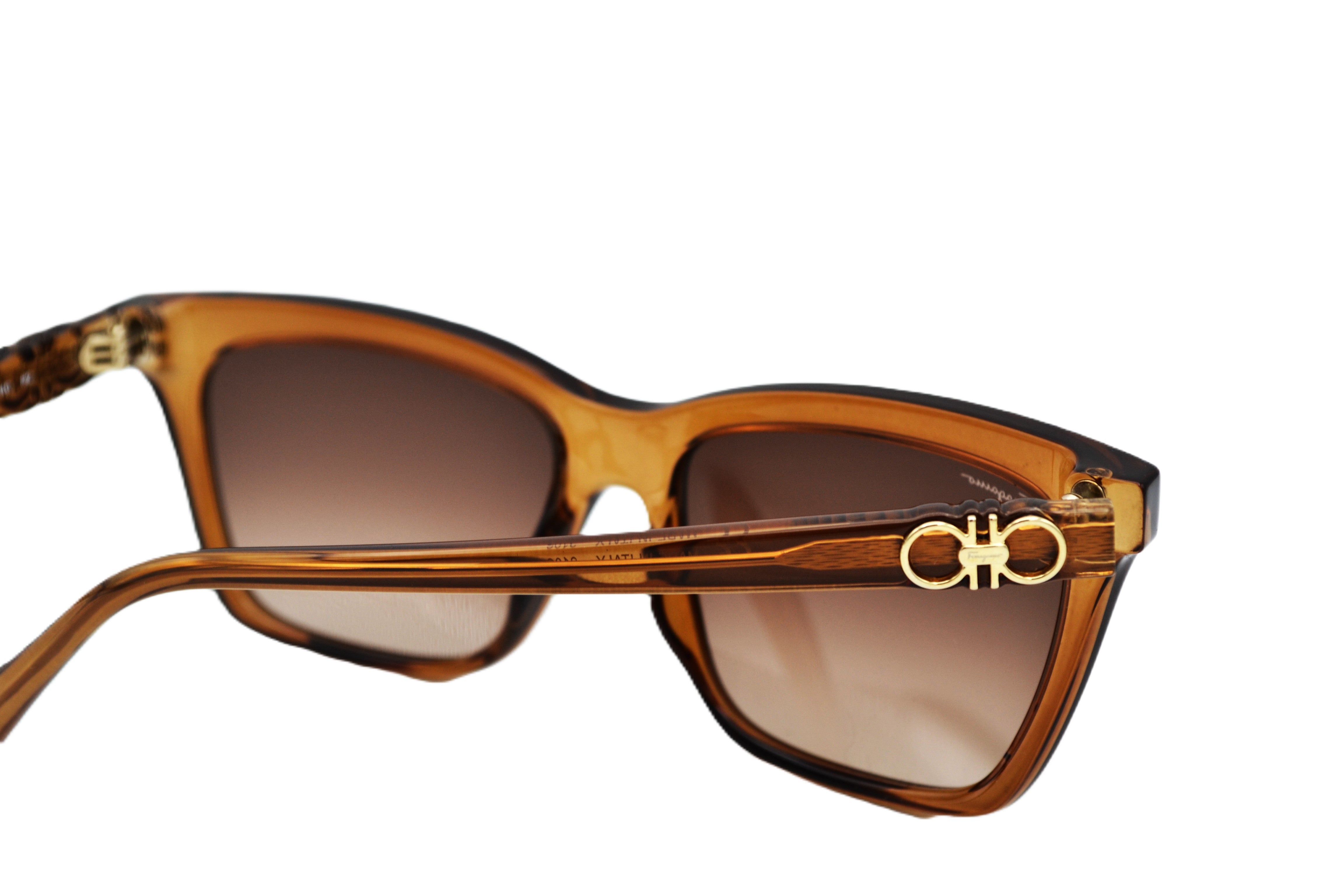 Gafas de sol Salvatore Ferragamo SF1027S 210 - Diseño acetato para mujer