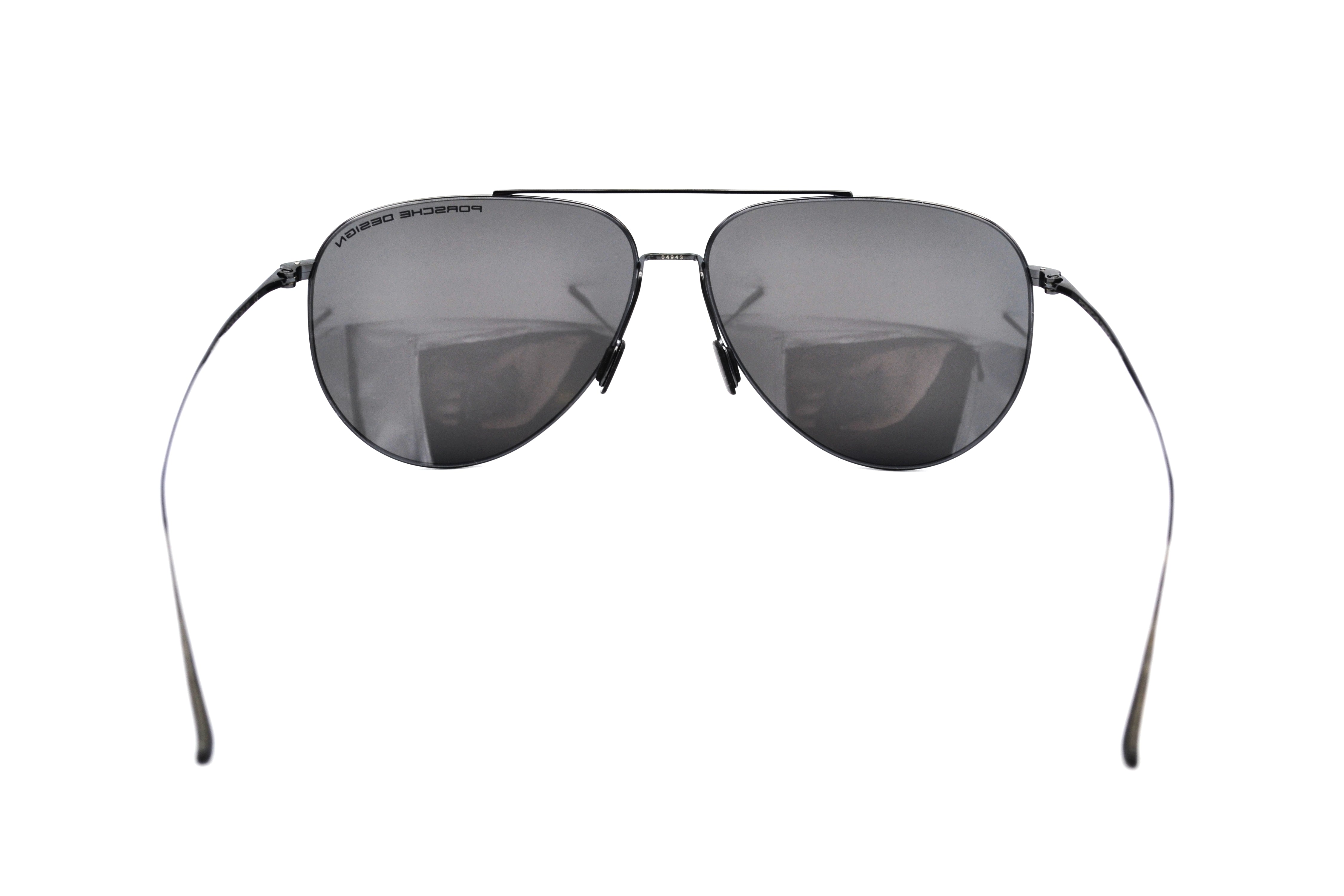 Gafas de sol Porsche Design P8939A TITANIUM - fabricada en Italia por De Rigo, para hombre