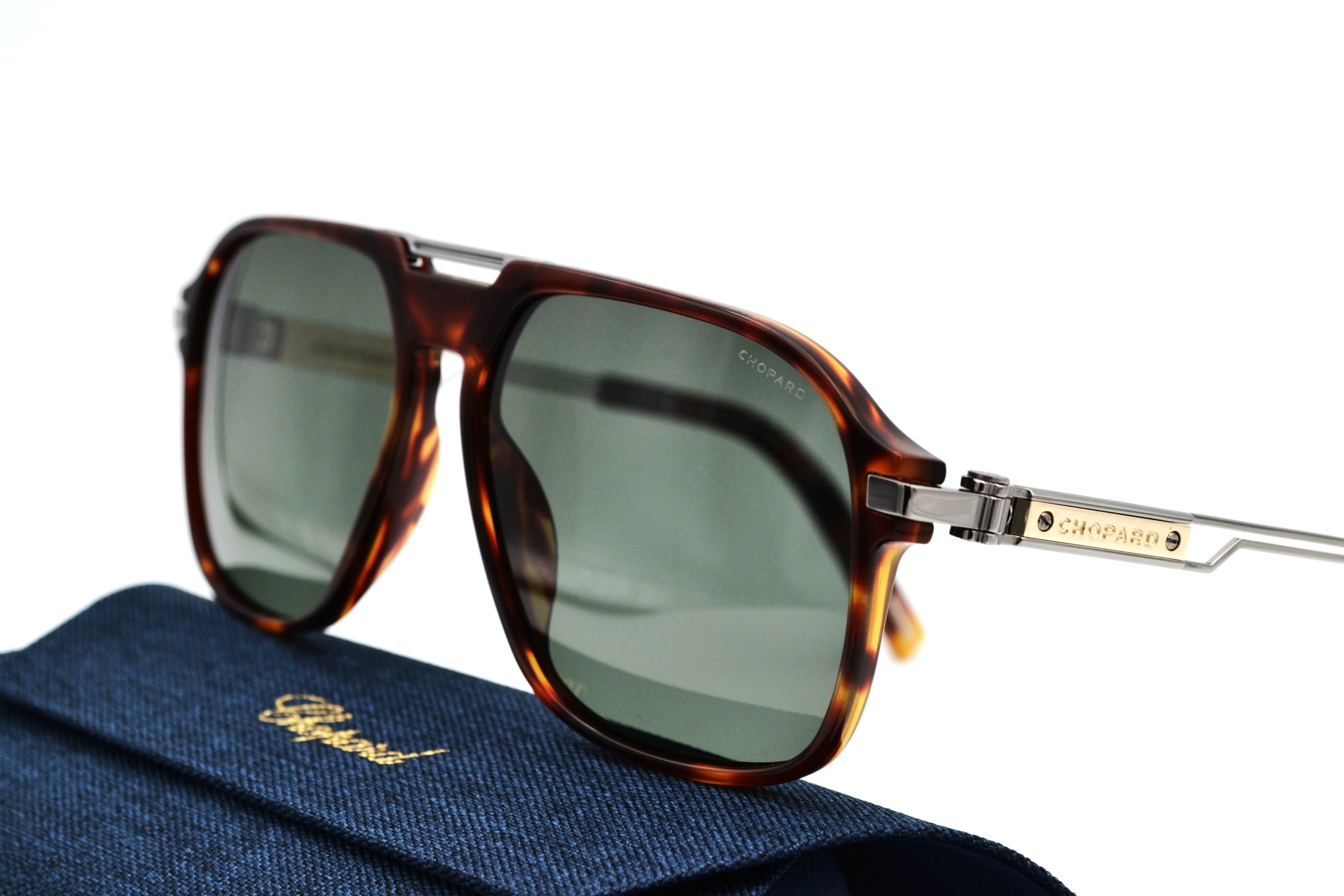 Gafas de sol Chopard SCH347 909P Lentes Polarizadas Diseño de aviador dorado y plateado